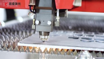 光纤激光切割机碳钢加工