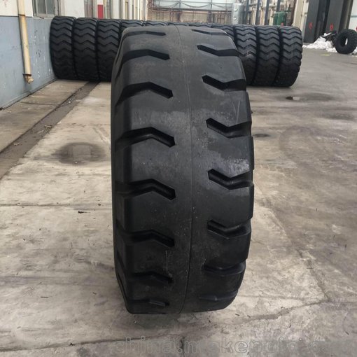 廠家供應(yīng)裝載機輪胎17.5-25 23.5-25工程鏟車輪胎圖片