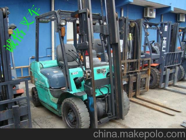 供應(yīng)二手叉車(chē)、進(jìn)口電動(dòng)叉車(chē)出售圖片