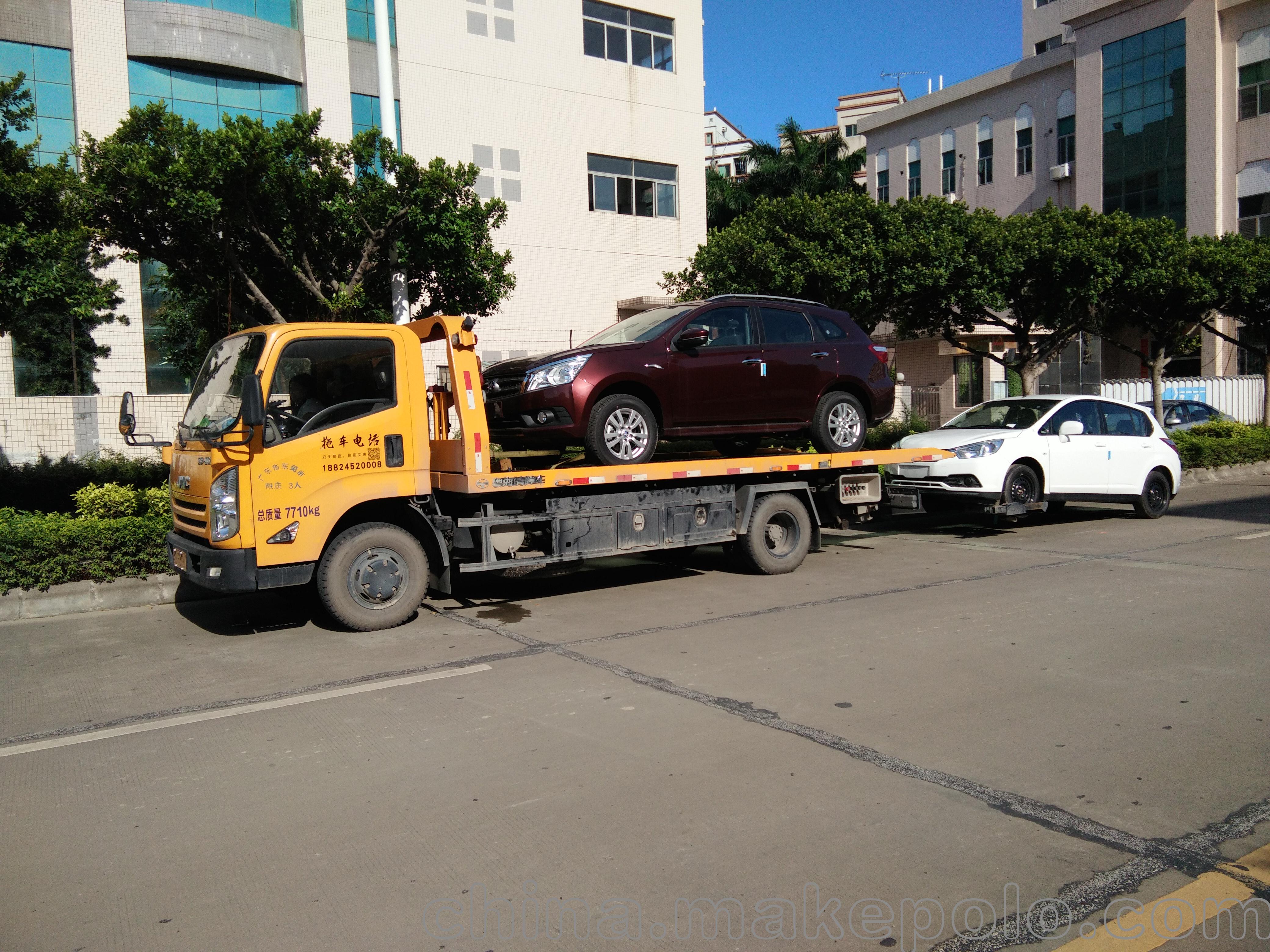 东莞雄风汽车道路救援拖车服务