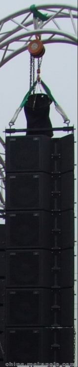 体育场馆演出美国百威PEAVEY  VersArray 212线阵音箱